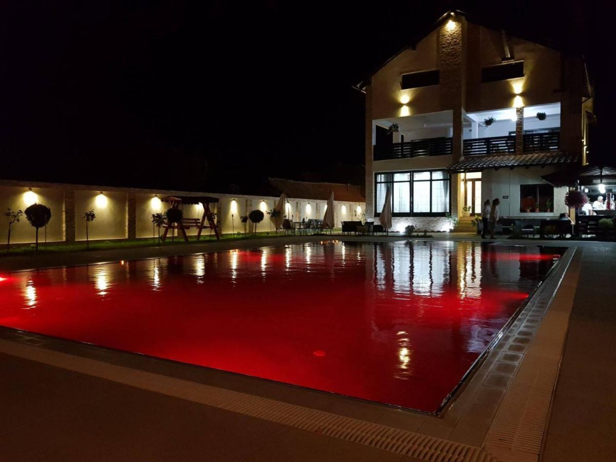 Pensiunea Luminita Târgu Jiu المظهر الخارجي الصورة