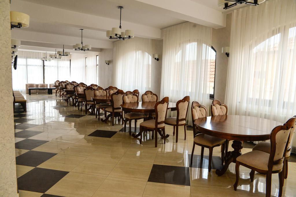 Pensiunea Luminita Târgu Jiu المظهر الخارجي الصورة